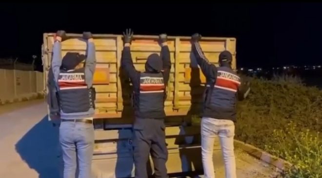 Adana’da Kaçak Tütün Operasyonu: 4 Milyonun Üzerinde Makaron Ele Geçirildi