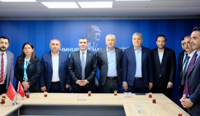 CHP Adana’da Tek Yürek! Bayram Buluşmasına Yoğun Katılım