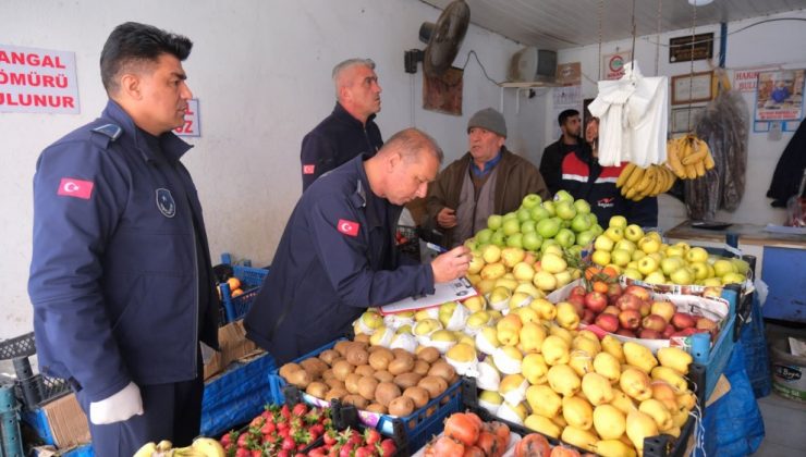 Ceyhan Belediyesi’nden Şok Baskın! Manavlar Mercek Altında