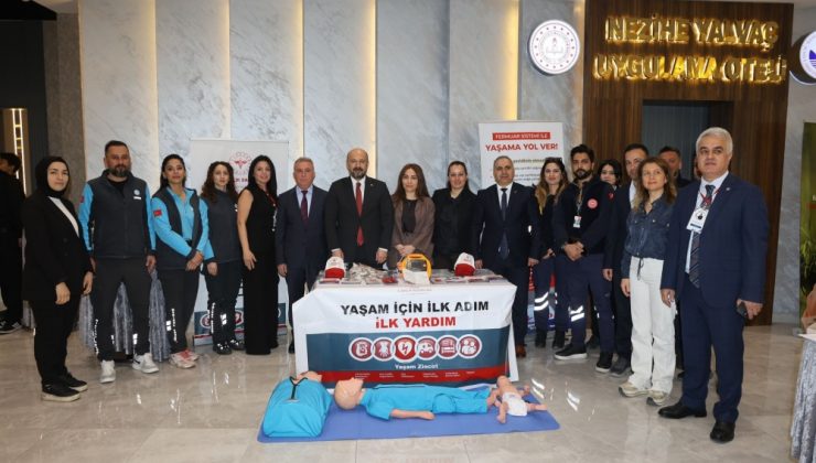 Nacar’dan Gençlere Net Mesaj: Hekimlik İnsan Sevgisi İster