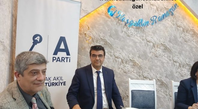 Anahtar Parti’den Adana’da İftar Buluşması