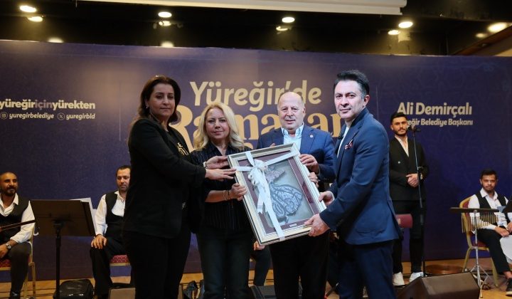 Abdurrahman Önül Yüreğir’de Gönüllere Dokundu