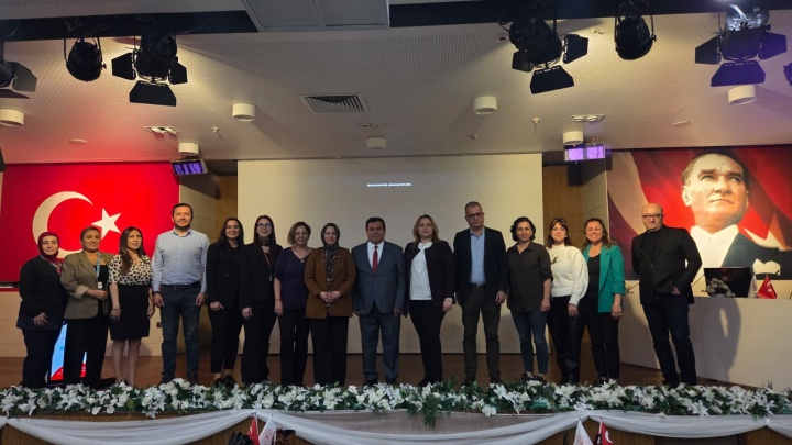 Kadın Sağlık Çalışanlarına “4 Gün Çalışma” Önerisi