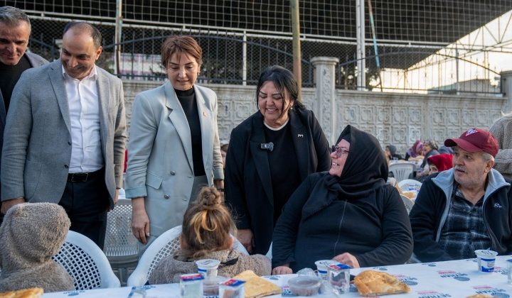 Seyhan Belediyesi Mahalle İftarlarıyla Gönülleri Buluşturuyor