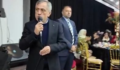 Aktürk’ten Siyaset Üstü Mesaj: “Rozeti Bir Kenara Bıraktım”