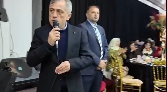 Aktürk’ten Siyaset Üstü Mesaj: “Rozeti Bir Kenara Bıraktım”