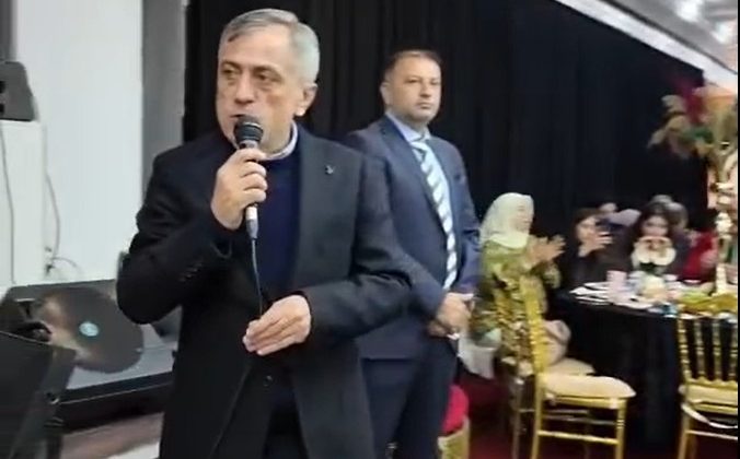 Aktürk’ten Siyaset Üstü Mesaj: “Rozeti Bir Kenara Bıraktım”