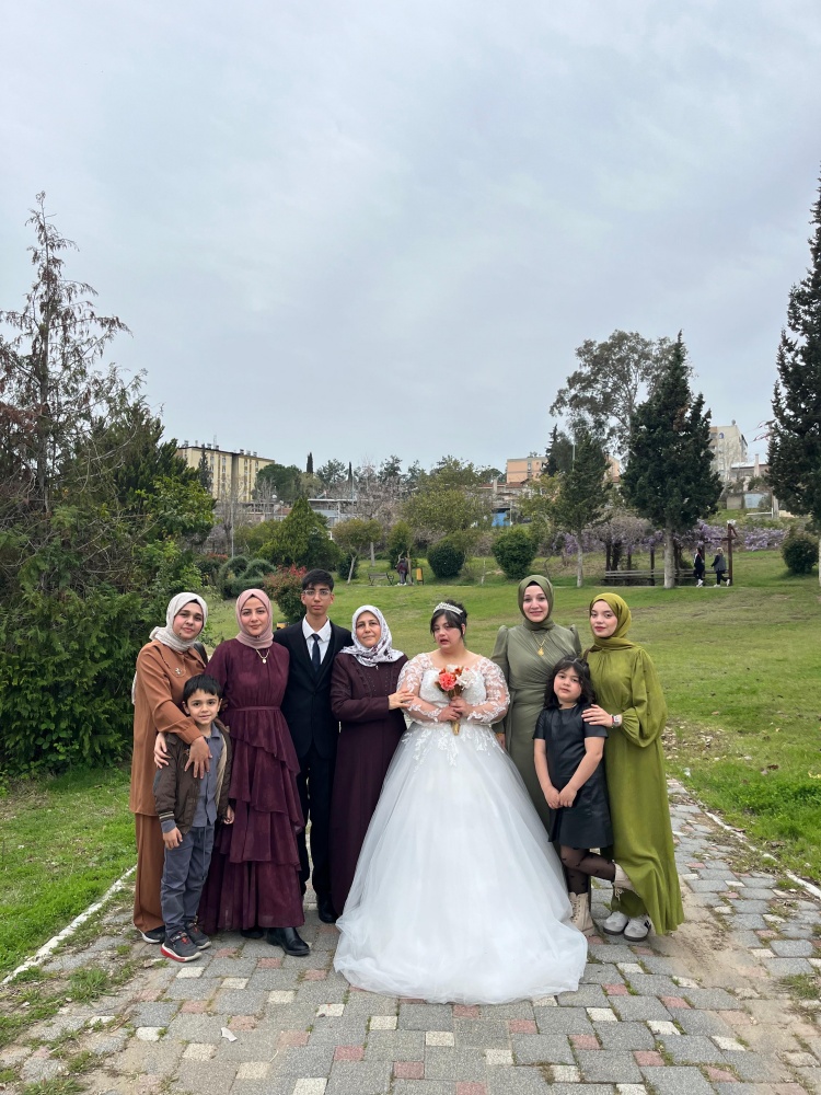 Adana’da Yürek Isıtan Anlar: Gülayfer’in Gelinlik Hayali Gerçek Oldu