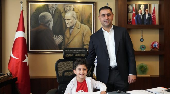 Geleceğin başkanları makamda! Çukurova’da 23 Nisan coşkusu