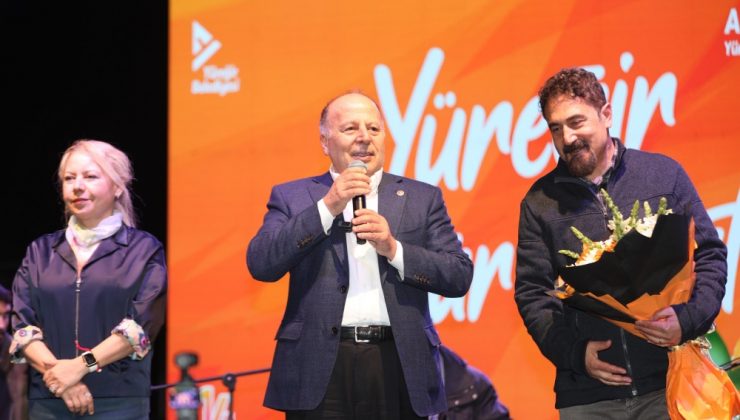 Yüreğir’de tarihi gece! Binler aynı türküde buluştu