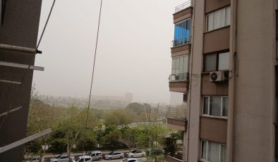 Adana Çöl Tozuna Teslim! Gökyüzü Kızıla Büründü