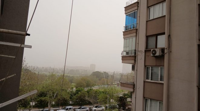 Adana Çöl Tozuna Teslim! Gökyüzü Kızıla Büründü