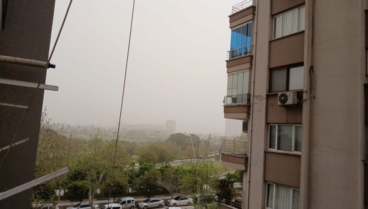 Adana Çöl Tozuna Teslim! Gökyüzü Kızıla Büründü