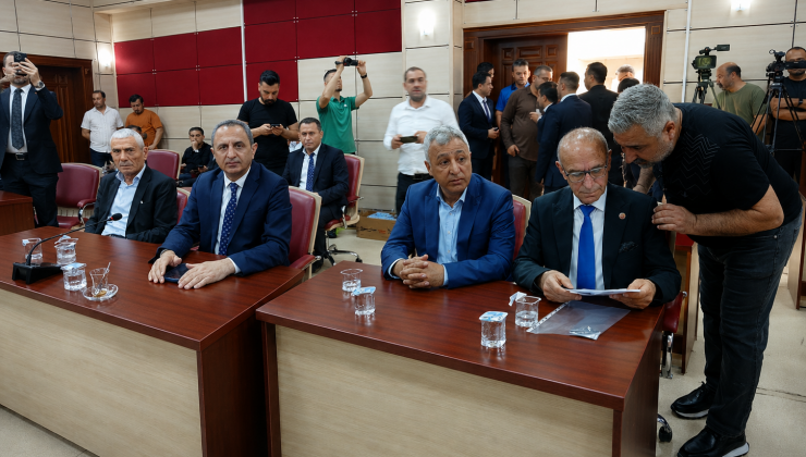 YÜREĞİR’DE KRİTİK SEÇİM! İKİ ADAY KARŞI KARŞIYA