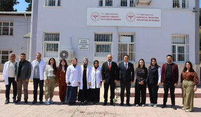 Nacar Karataş’ta sağlık tesislerini inceledi