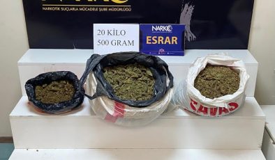 Adana’da narkotik darbe! 20 kilodan fazla esrar ele geçirildi