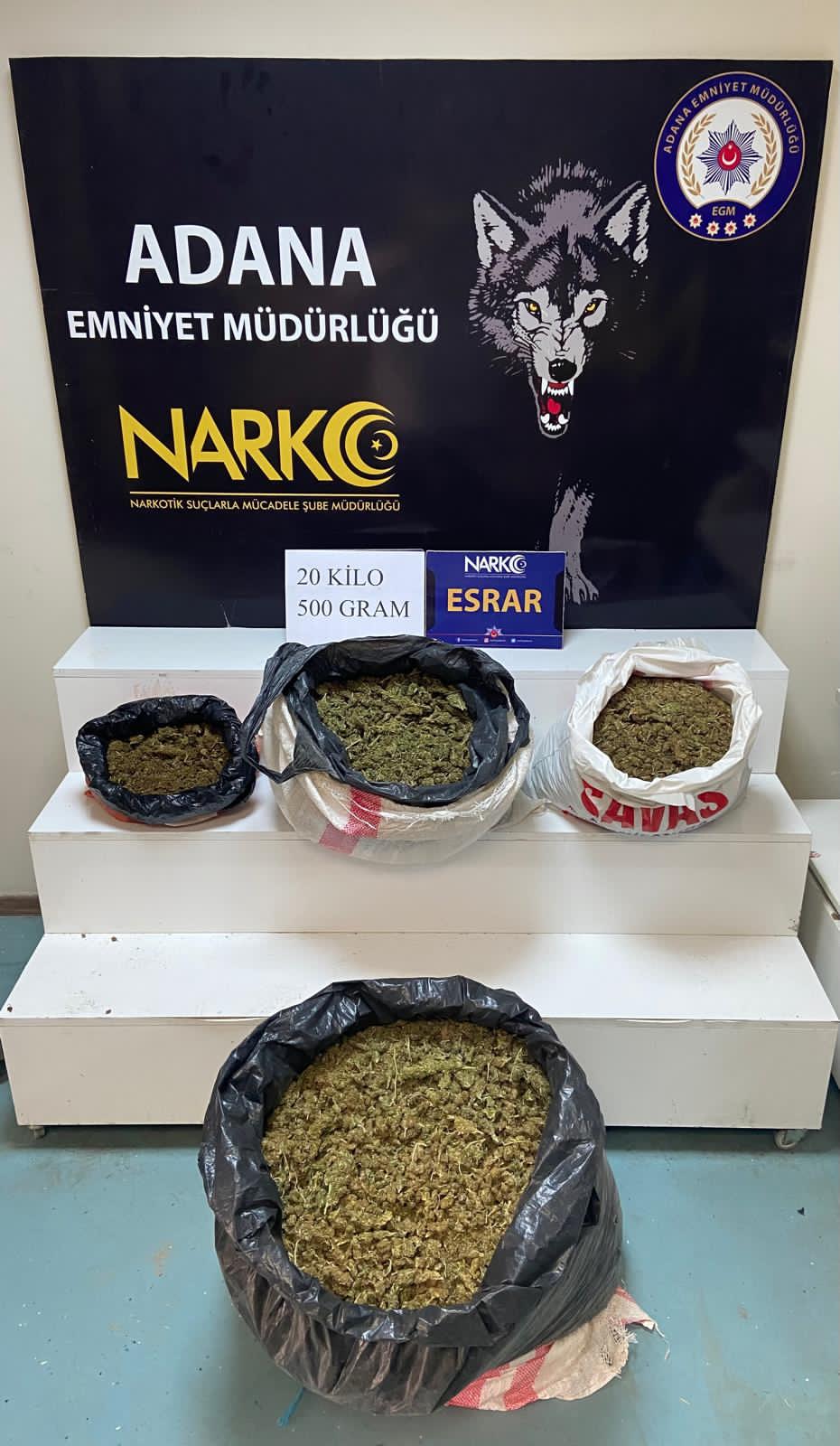 Adana’da narkotik darbe! 20 kilodan fazla esrar ele geçirildi